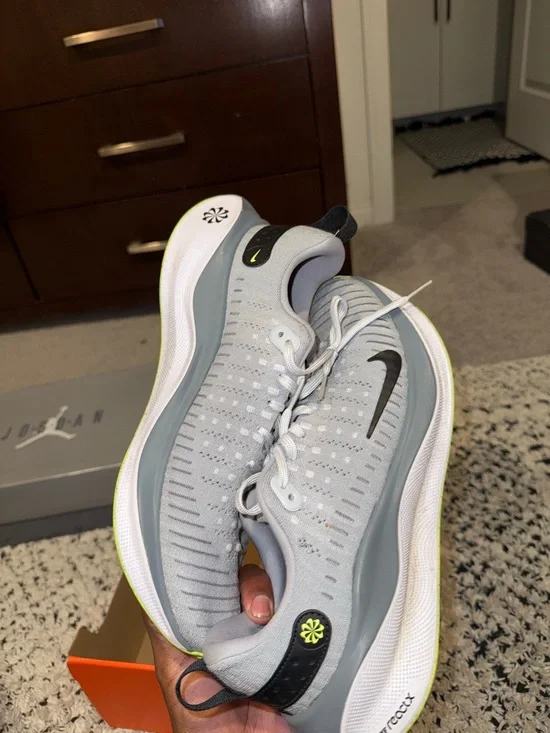 Nike Men Gray and Neon Green Infinity running Sneakers - Picture 3 of 4